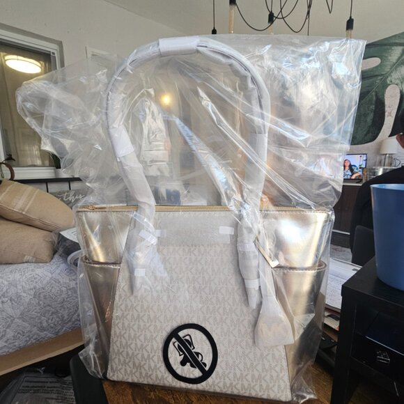 Michael Kors Large Signature Logo and Metallic Tote Bag - Picture 3 of 8